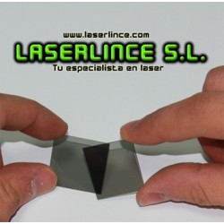 Linear polarizer for laser power regulation